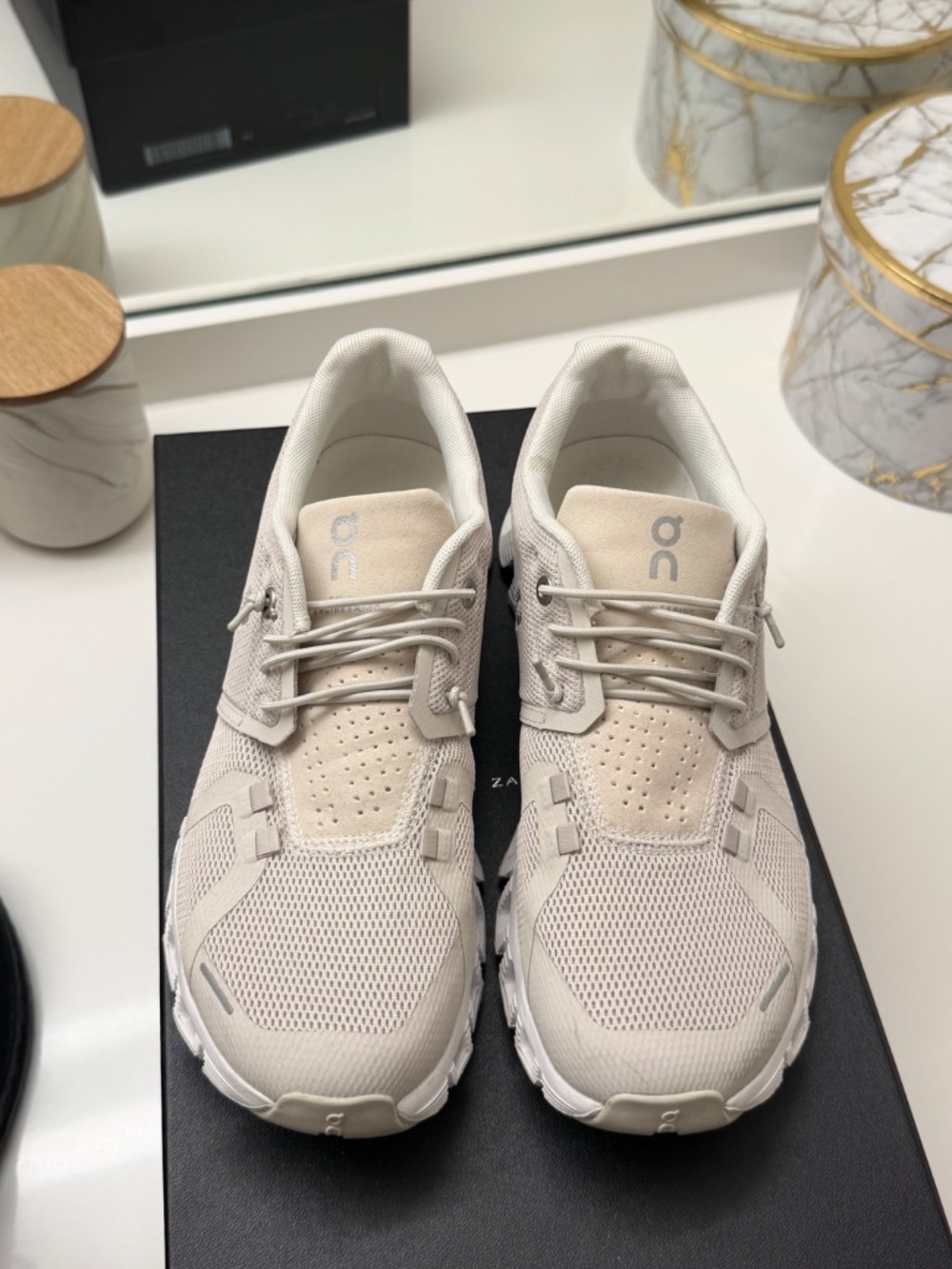 On Cloud 5 running shoes - Picture 2 of 5
